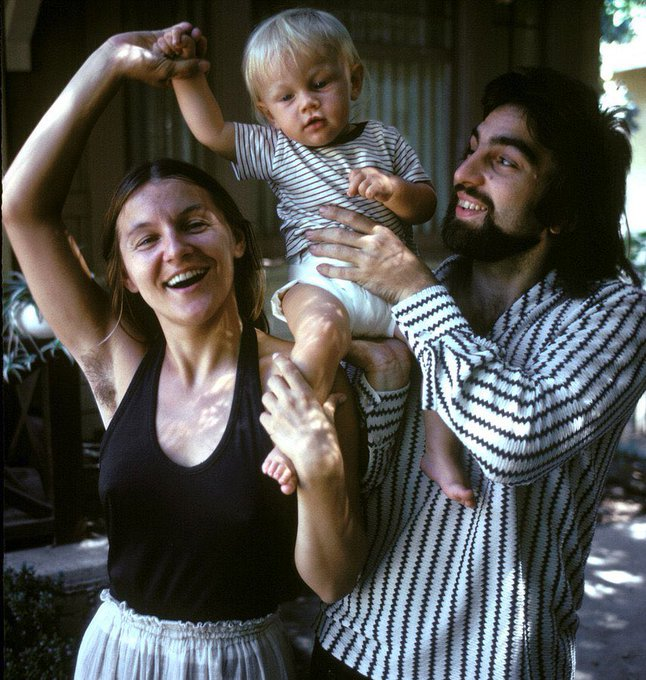 Beebi Leonardo DiCaprio koos ema ja isaga, 1976.