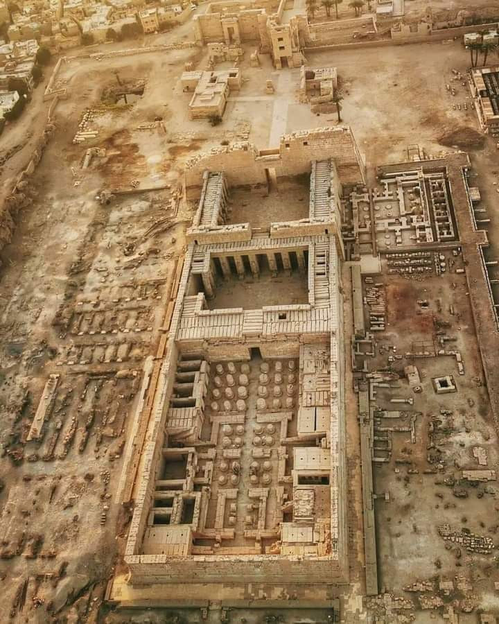 Vaade Ramses III templile Medinet Habus, Luxor, Egiptus