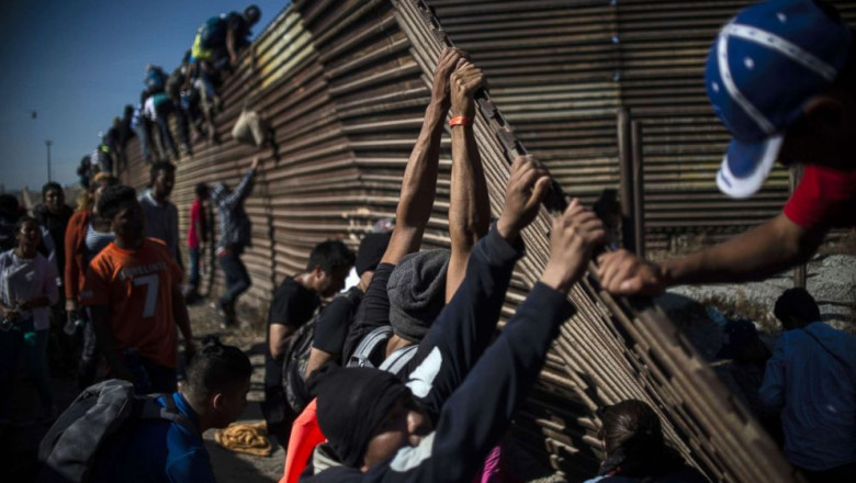Trump maksab illegaalsetele immigrantidele 1000 dollarit eneseküüditamise eest