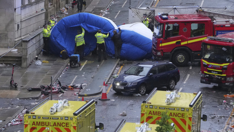 Liverpoolis sõitis auto rahva sekka, vigastades 27 inimest