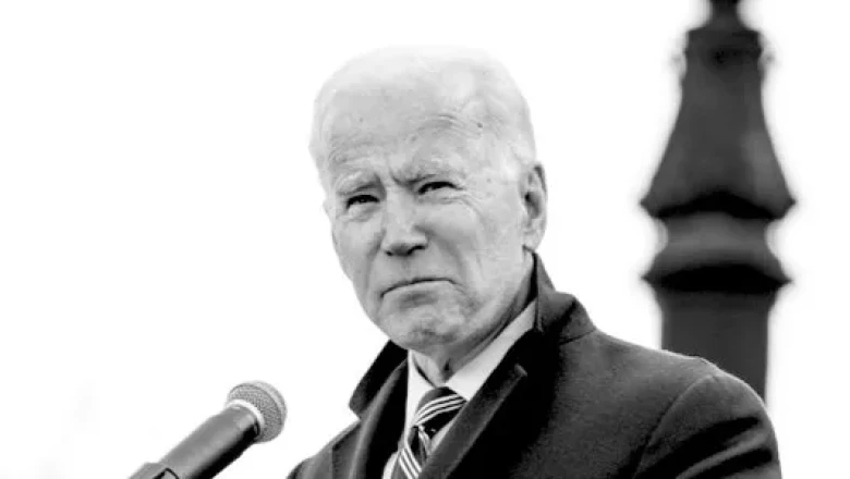 Bideni Valge Maja varjas tõendeid koroonavaktsiini südamekahjustuste ja surmade kohta